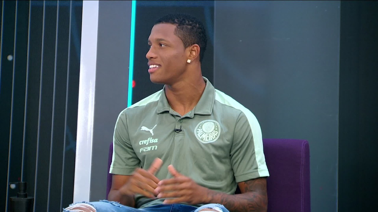 Danilo fala sobre chegada no Palmeiras: 'Quietinho e falando só com os meninos da base'