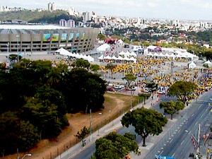 Esplanada do Mineir&atilde;o &eacute; invadida por torcedores (Foto: Reprodu&ccedil;&atilde;o/TV Globo)