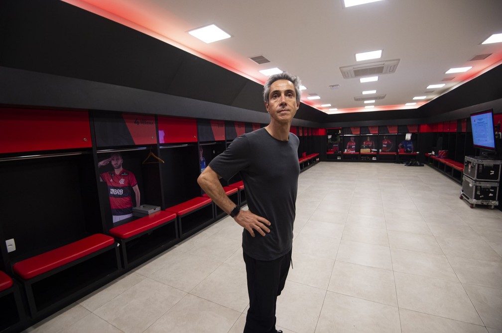 Paulo Sousa no vestiário do Ninho do Urubu, CT do Flamengo — Foto: Alexandre Vidal/Flamengo