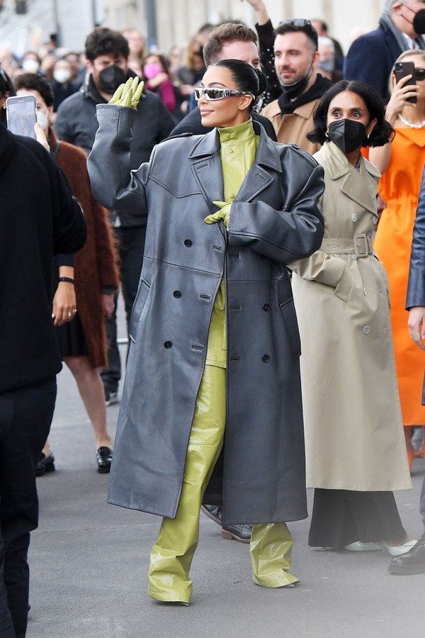 MILAN, ITALY - FEBRUARY 24: Kim Kardashian is seen arriving at the Prada fashion show during the Milan Fashion Week Fall/Winter 2022/2023 on February 24, 2022 in Milan, Italy. (Photo by Jacopo Raule/Getty Images) (Foto: Getty Images)