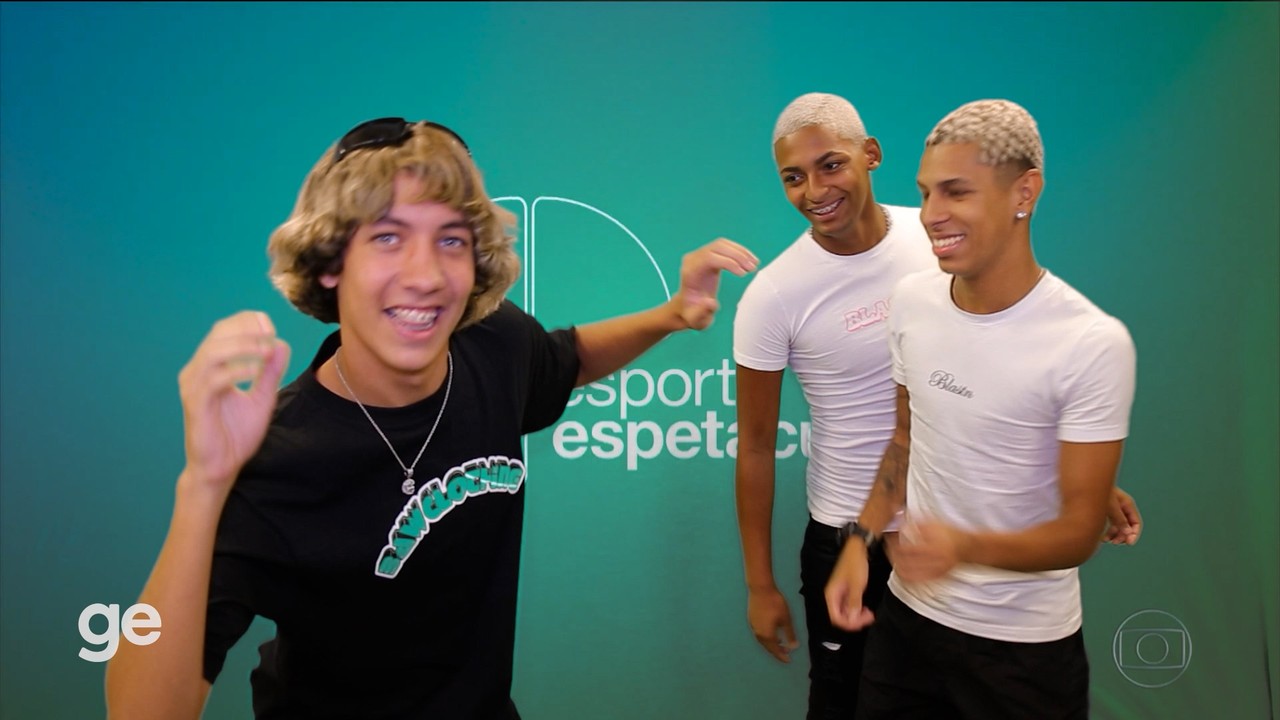 Xurrasco encara desafio de dan&ccedil;a no ge e revela desejo: 'Sonho em jogar no Flamengo'