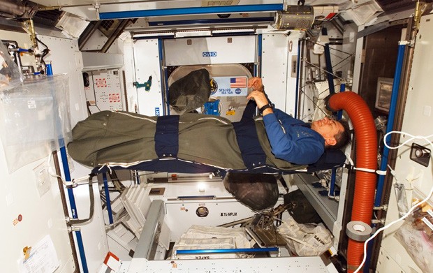Astronautas dormindo (Foto: reprodução)