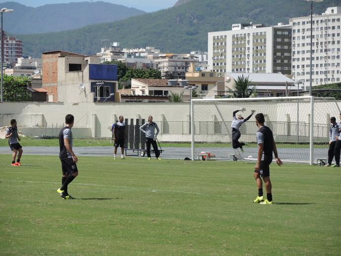Treino Botafogo (Foto: Gustavo Rotstein / GloboEsporte.com)