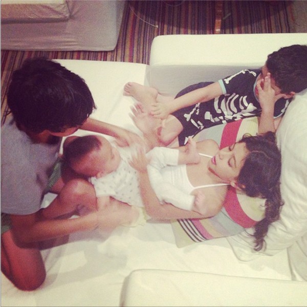 Filhos do Marcio Garcia se divertindo na noite passada (Foto: Reprodução / Instagram)