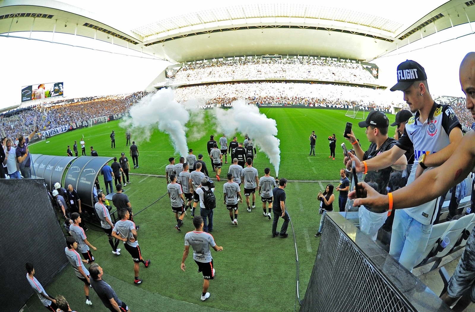 [VÍDEO] A festa da Fiel antes da semifinal