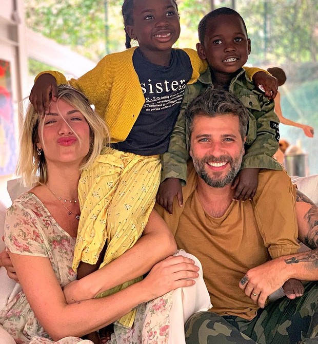 Giovanna e Bruno são pais de Titi e Bless, que vão ganhar um irmãozinho ou uma irmãzinha (Foto: Reprodução/ Instagram)