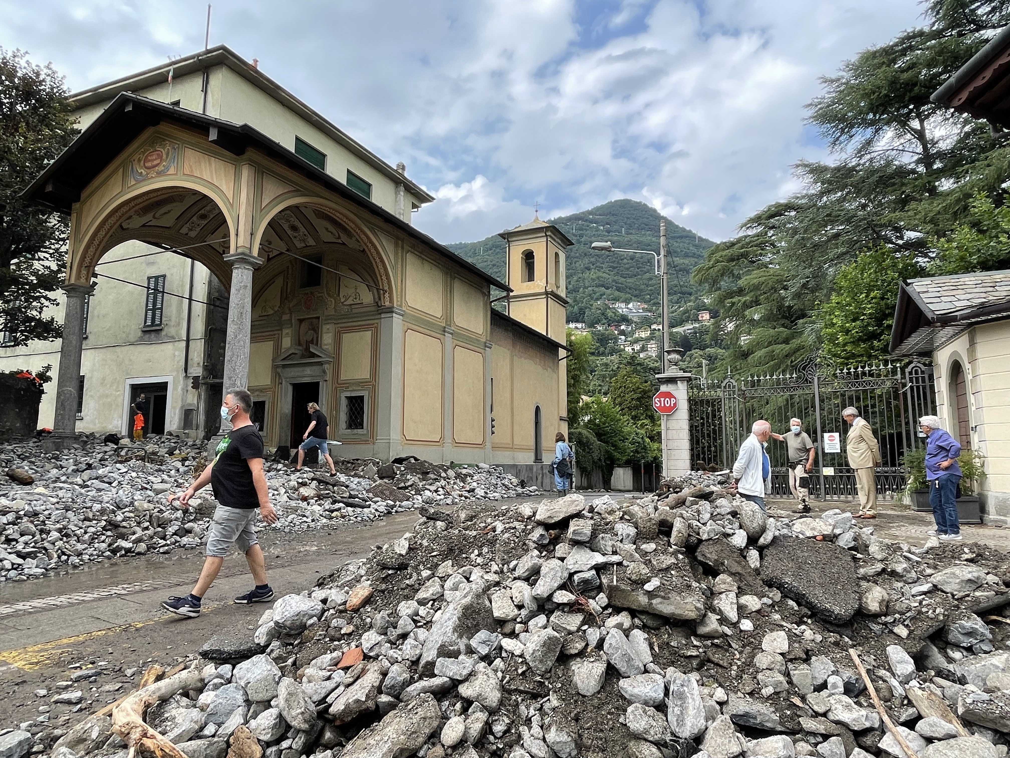 George Clooney apontou que Cernobbio, comuna italiana próxima ao Lago de Como, também foi afetada pelas tempestades do final de julho de 2021 (Foto: Getty Images)