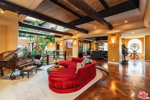 Tommy Lee coloca mansão à venda em Calabasas por US$ 4,59 milhões (Foto: Realtor)