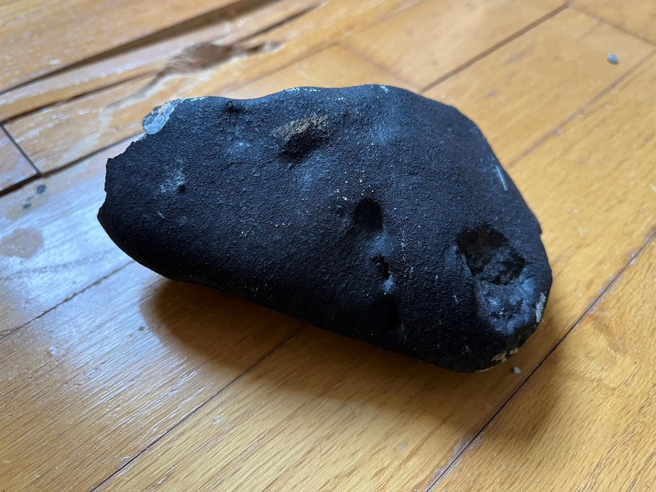Meteorito que atingiu casa em Hopewell, Nova Jersey (EUA)