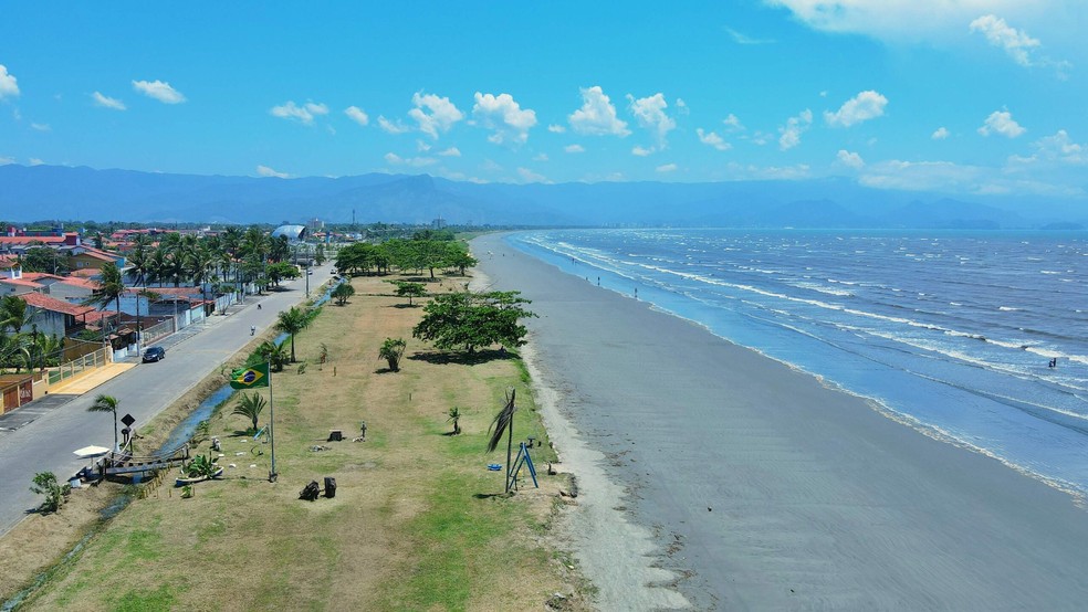 Praia do Porto Novo, em Caraguatatuba (SP), onde um acidente na rola deixou duas mulheres feridas — Foto: Divulgação/Prefeitura de Caraguatatuba