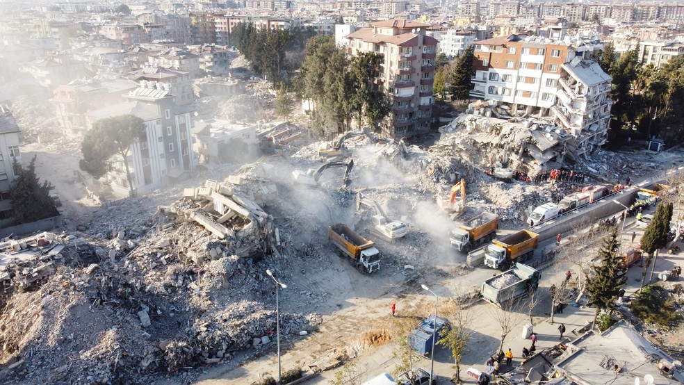 Imagem aérea mostra a cidade de Hatay, na Turquia, em 17 de fevereiro de 2023, 12 dias após o terremoto — Foto: REUTERS/Suhaib Salem
