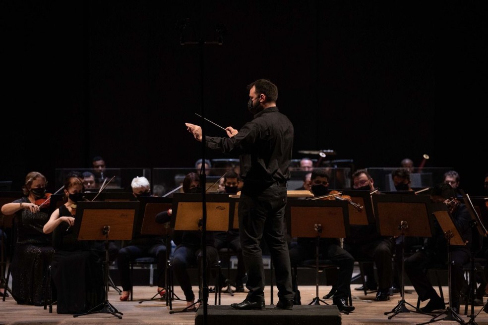 Maestro Otávio Simões e Amazonas Filarmônica — Foto: Divulgação