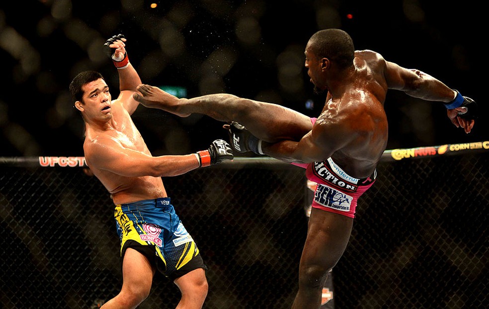 Lyoto Machida e Phil Davis farão a revanche da luta do UFC Rio 4 no Bellator marcado para o dia 11 de setembro nos EUA — Foto: André Durão