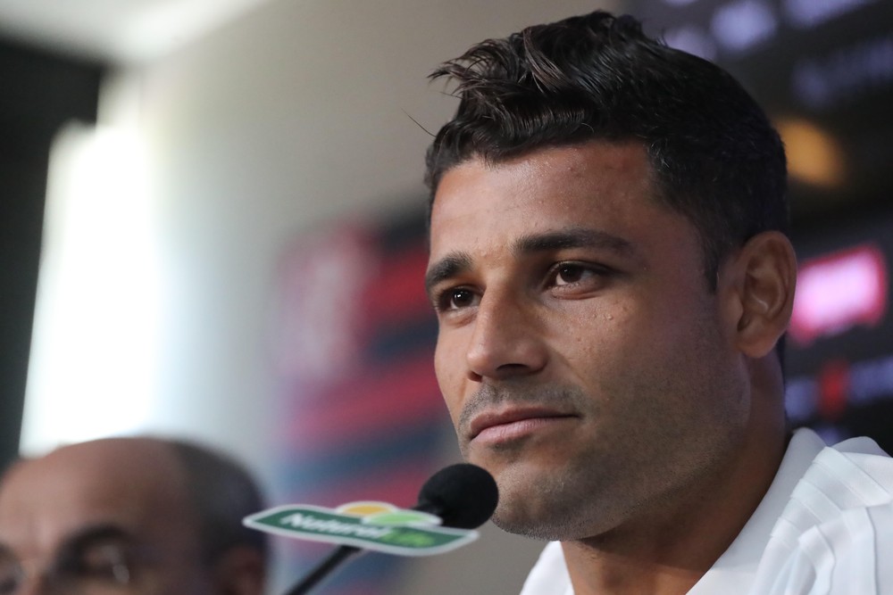 Muito esperançoso, Ederson retira pontos e inicia quimio na segunda