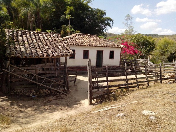 Casa onde ocorreu o crime fica a 30 quilômetros de Santo Antônio do Monte (Foto: Polícia Civil/ Divulgação)