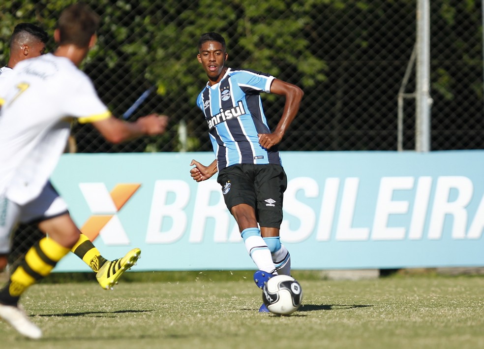 Jean Pyerre em ação na Segunda Divisão gaúcha (Foto: Rodrigo Fatturi/Grêmio)