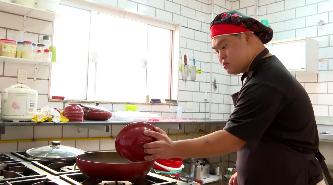 Chef de cozinha com síndrome de Down realiza sonho de abrir restaurante em Araraquara