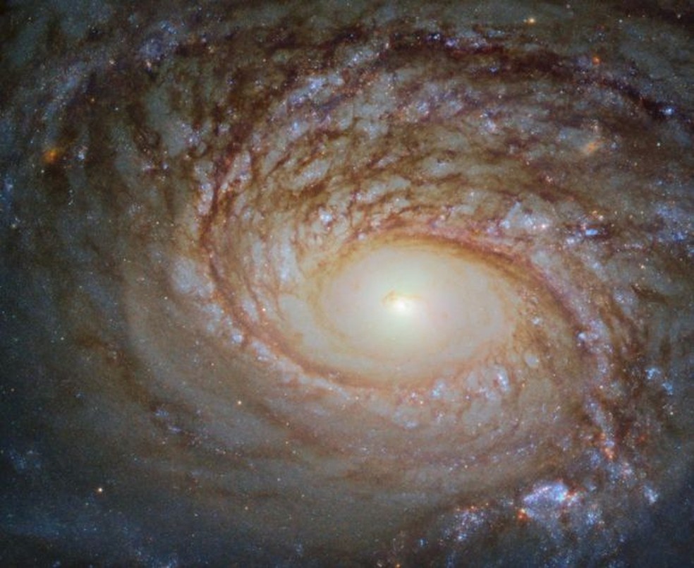  — Foto: ESA/HUBBLE & NASA, A. SETH ET AL./BBC