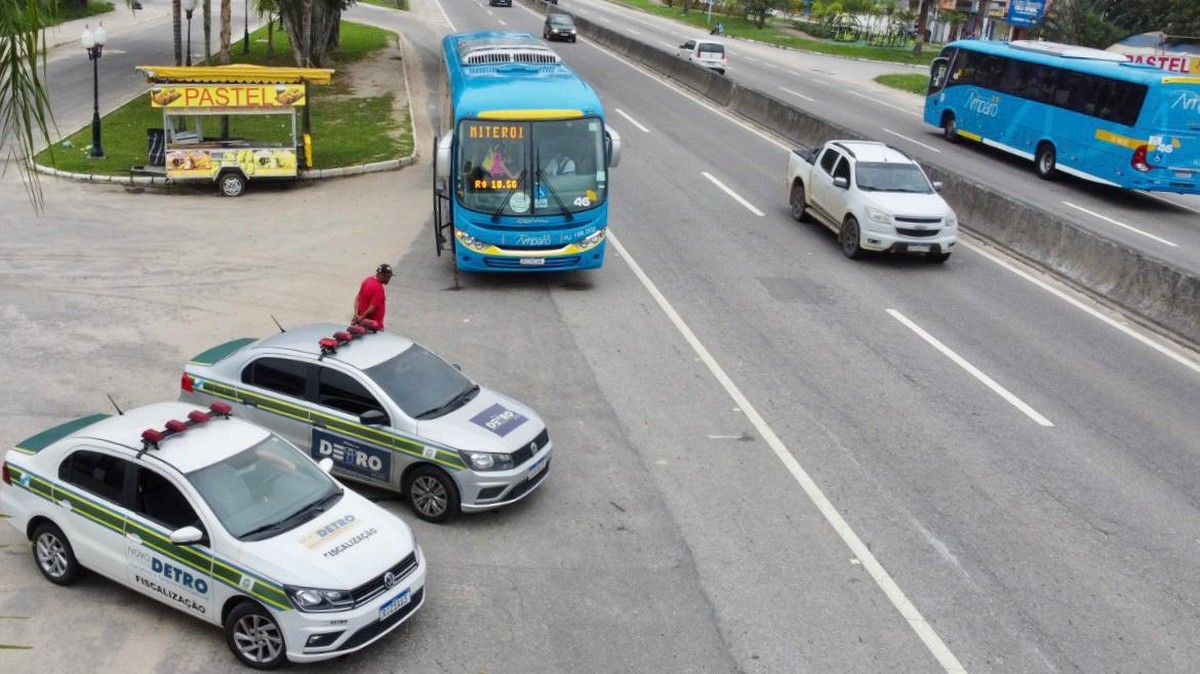 Sete ônibus intermunicipais são multados pelo Detro em Maricá, no RJ ...