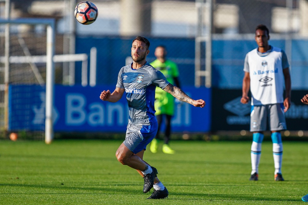 Gastón Fernández se reúne com diretoria e deve deixar o Grêmio