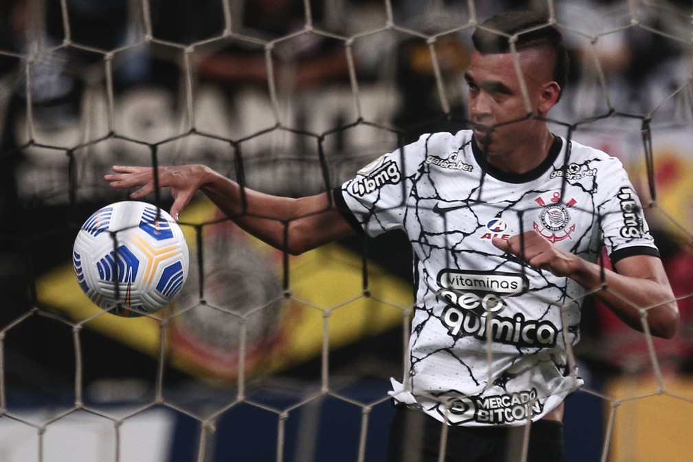Cantillo é convocado pela Colômbia e será desfalque do Corinthians em dois jogos do Brasileiro