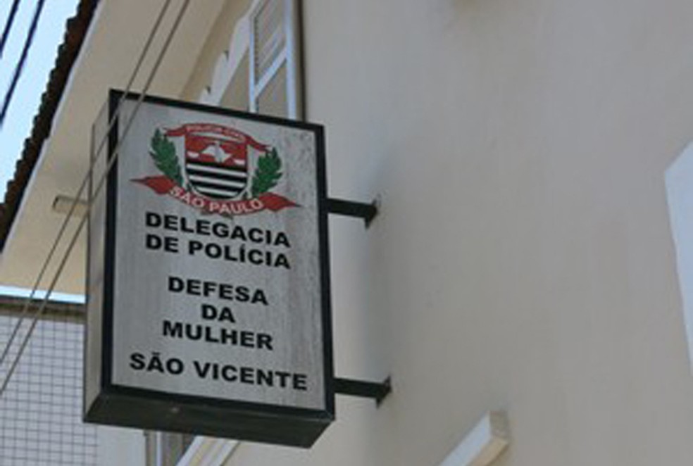 Caso foi registrado na Delegacia de Defesa da Mulher de São Vicente, SP — Foto: Anna Gabriela Ribeiro/G1