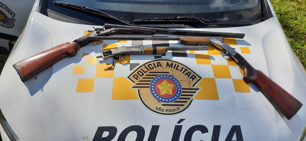 Policiais apreenderam também três carabinas — Foto: Polícia Militar Rodoviária
