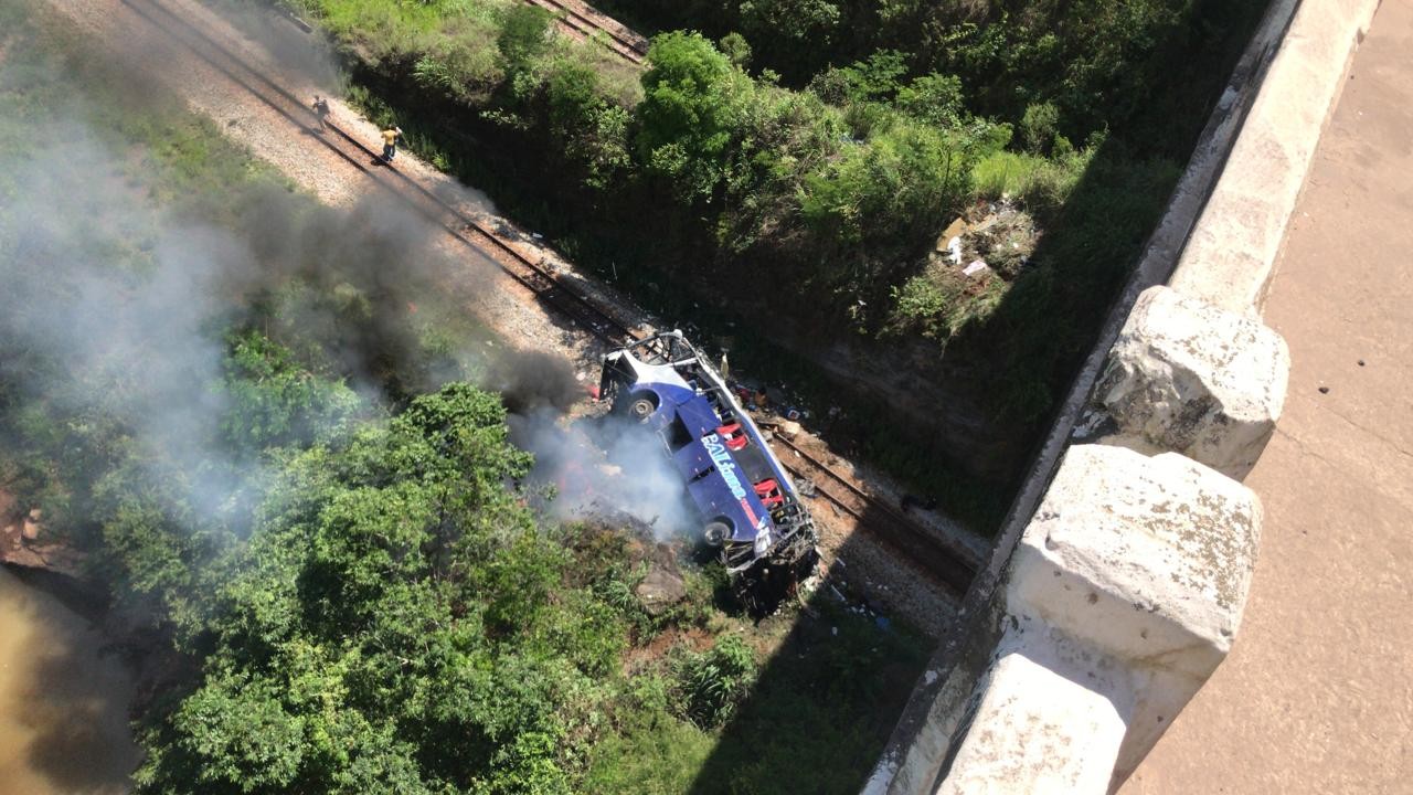 Mulher e homem feridos no acidente com ônibus em João Monlevade ganham alta; cinco continuam internados