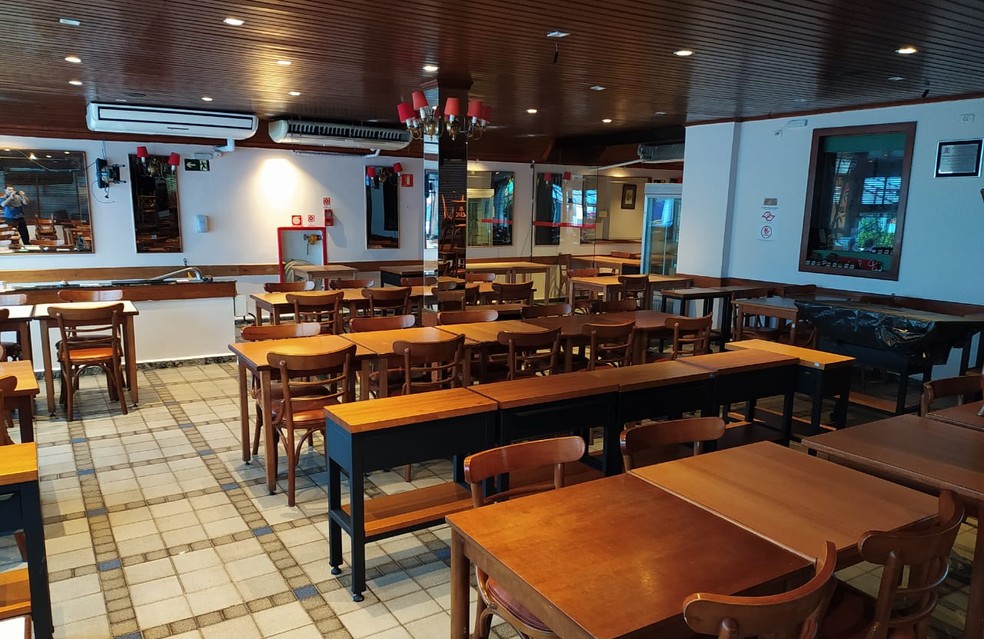 De portas fechadas, restaurantes tentam se manter com delivery &mdash; Foto: Arquivo Pessoal/Oscar Martins