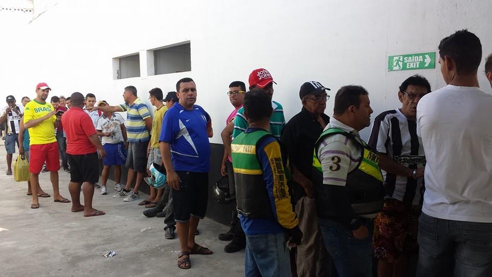 Apesar da suspens�o do repasse, as trocas dos cupons fiscais pelos ingressos v�o ser retomadas a partir do pr�ximo s�bado � Foto: Divulga��o/Treze