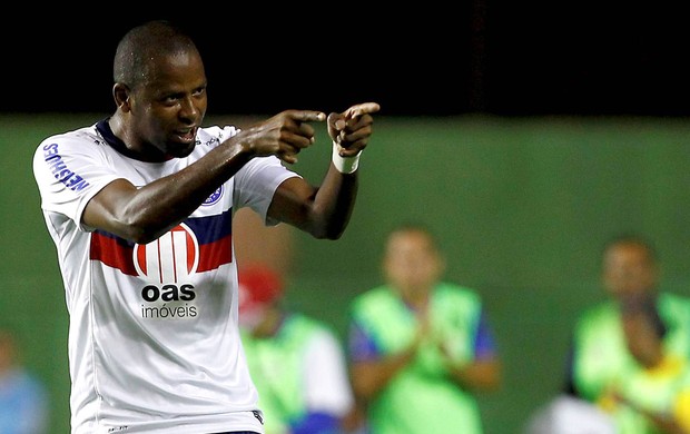 Fabinho gol Bahia x Portuguesa (Foto: Eduardo Martins / Ag. Estado)