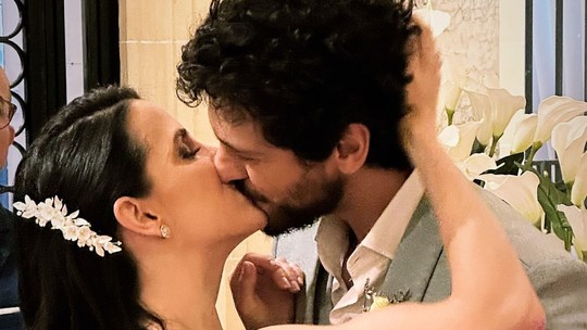 Pérola Faria e Mario Bregieira se casam em cerimônia intimista; tudo o que rolou