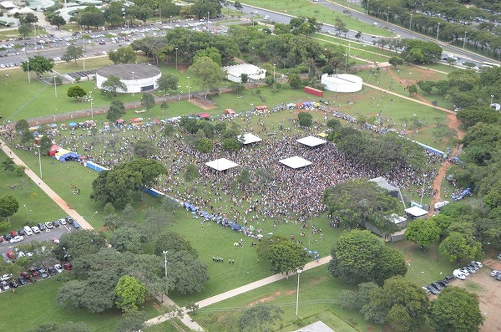 Blocos de prÃ©-carnaval Essa Boquinha Eu JÃ¡ Beijei e Tutankasmona prÃ³ximo Ã  Funarte, em BrasÃ­lia â Foto: PolÃ­cia Militar/DivulgaÃ§Ã£o