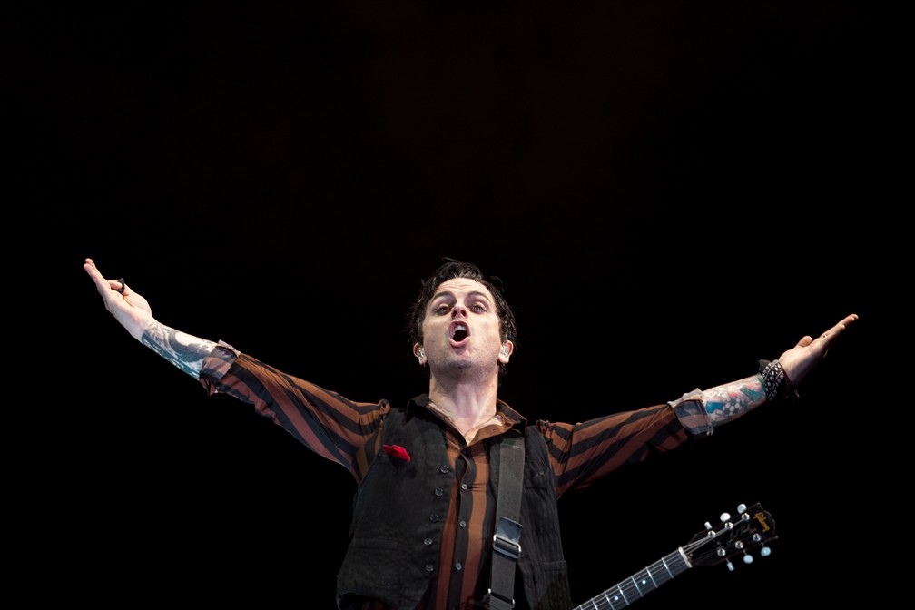 Billie Joe, do Green Day, durante show na Arena Anhembi, em São Paulo, na noite desta sexta-feira (3) (Foto: Marcelo Brandt/G1)