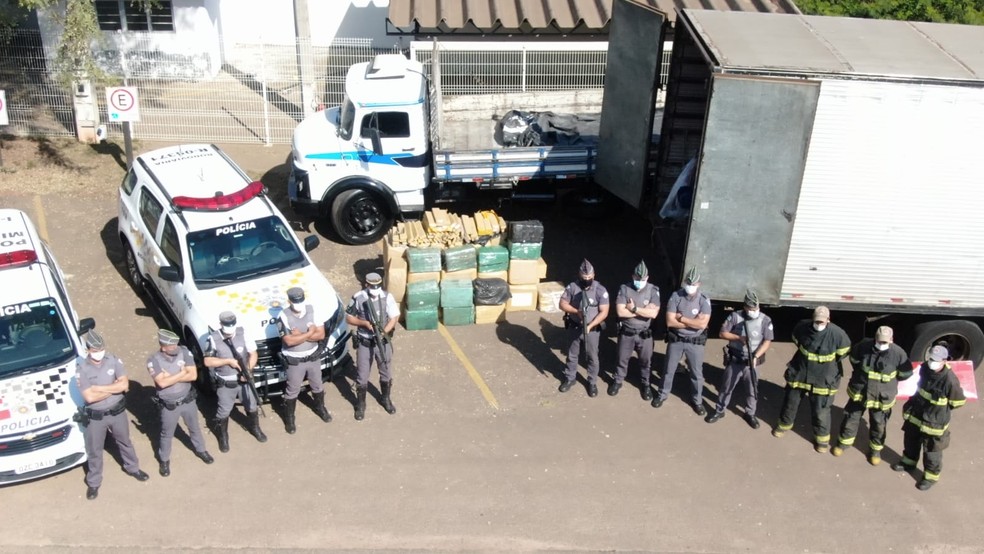 Operação da Polícia Rodoviária, Polícia Militar e Corpo de Bombeiro apreendeu drogas em rodovia entre Boituva e Laranjal Paulista (SP) — Foto: Polícia Rodoviária/Divulgação