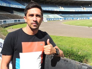 Luís Mário revê o Grêmio e admite gosto especial: Carinho é grande