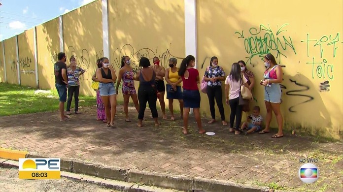 Recife Comeca A Pagar Auxilio Emergencial Para Familias Em Vulnerabilidade Retirada Do Cartao Deve Ser Agendada Pernambuco G1