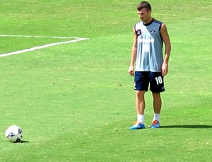 Wagner treino de faltas no Fluminense (Foto: Hector Werlang) Wagner treino de faltas no Fluminense (Foto: Hector Werlang)