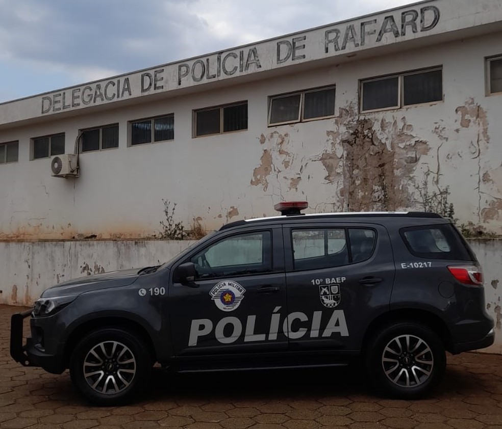 Viatura do Baep em frente à Delegacia de Polícia de Rafard — Foto: Divulgação/ Baep Piracicaba