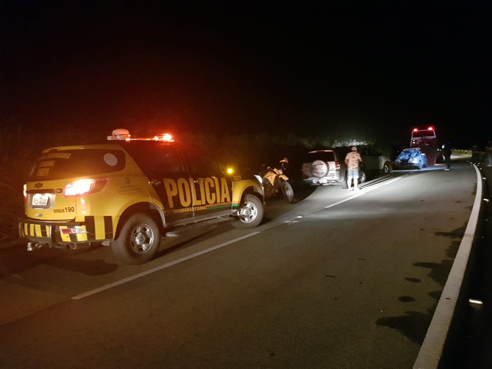 Motorista colidiu de frente com outro veículo após transitar na contramão. — Foto: Rafaela Duarte/Sistema Verdes Mares
