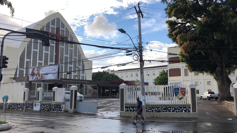Colégio da rede particular de Salvador que não teve aulas nesta quarta-feira (15) — Foto: Vanderson Nascimento/TV Bahia