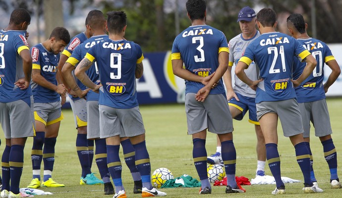 Veja o que deu certo e  o que deu errado no 2016 do Cruzeiro
