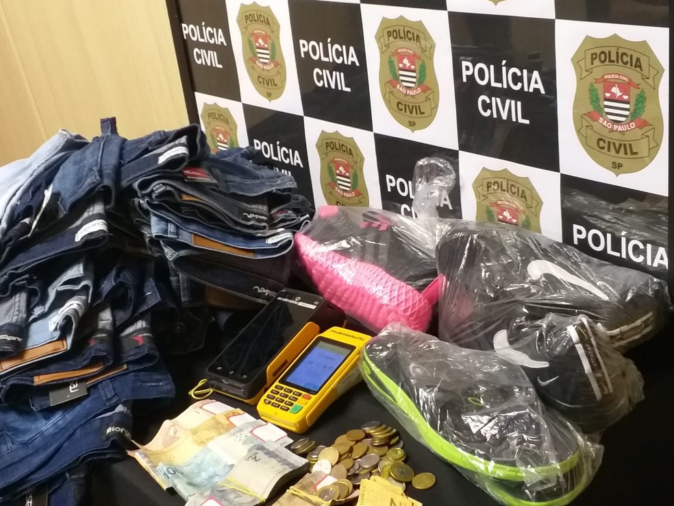 Comerciante estrangeiro não emitia notas fiscais aos clientes em Lins — Foto: Polícia Civil/Divulgação