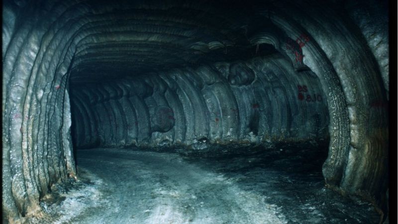 O petróleo bruto da Reserva Estratégica de Petróleo dos EUA é armazenado em um sistema de cavernas esculpidas em rocha salina (Foto: Getty Images via BBC News)