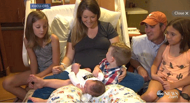 A família já no hospital (Foto: Reprodução / ABC News)
