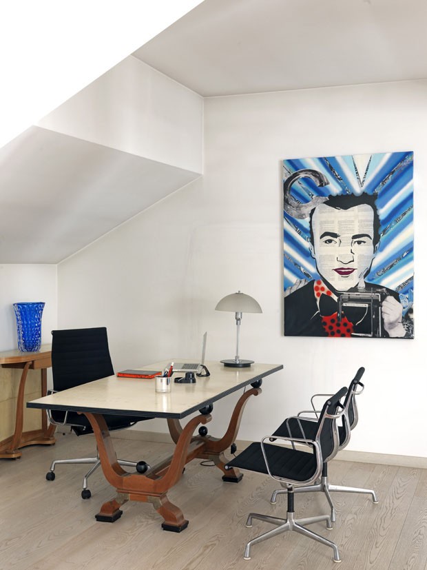 Apartamento em Milão exibe uma mistura expressiva de arte e design (Foto: Massimo Listri/Divulgação)