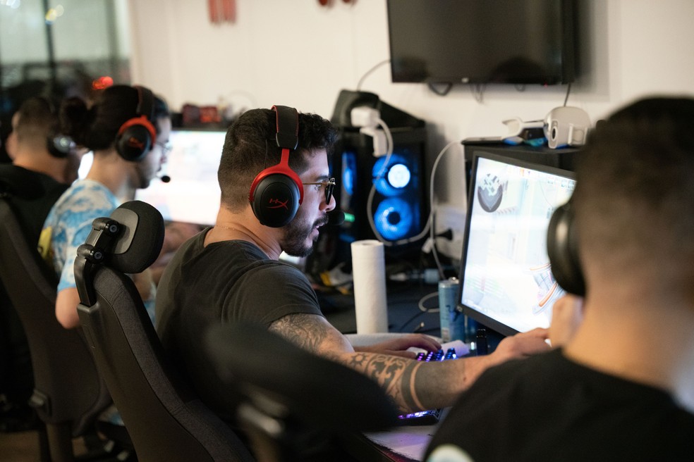 coldzera e companheiros no bootcamp da 00Nation — Foto: Divulgação/00Nation