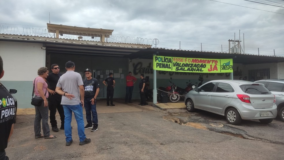 Policiais penais entraram em greve para cobrar melhores salários em Mato Grosso — Foto: Reprodução/Sindispen