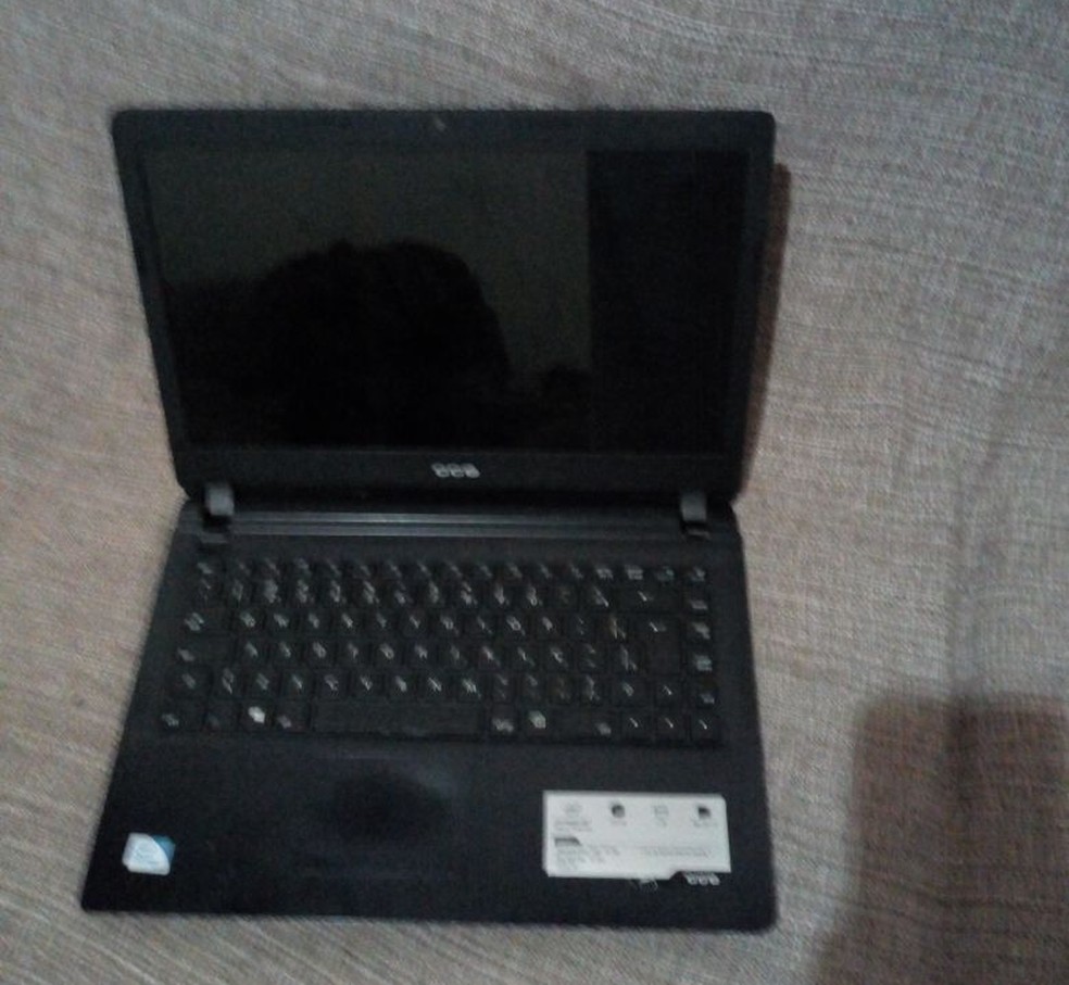 Oscar desconfiou e comprou o notebook por R$ 30 para devolver ao dono (Foto: Arquivo pessoal )