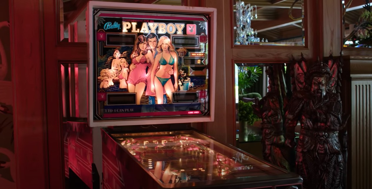 Máquina de pinball da Playboy na casa de Cara Delevingne (Foto: Reprodução)